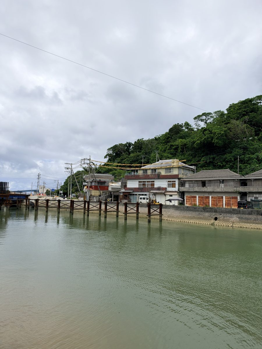 もとぶ元気村の前の海
