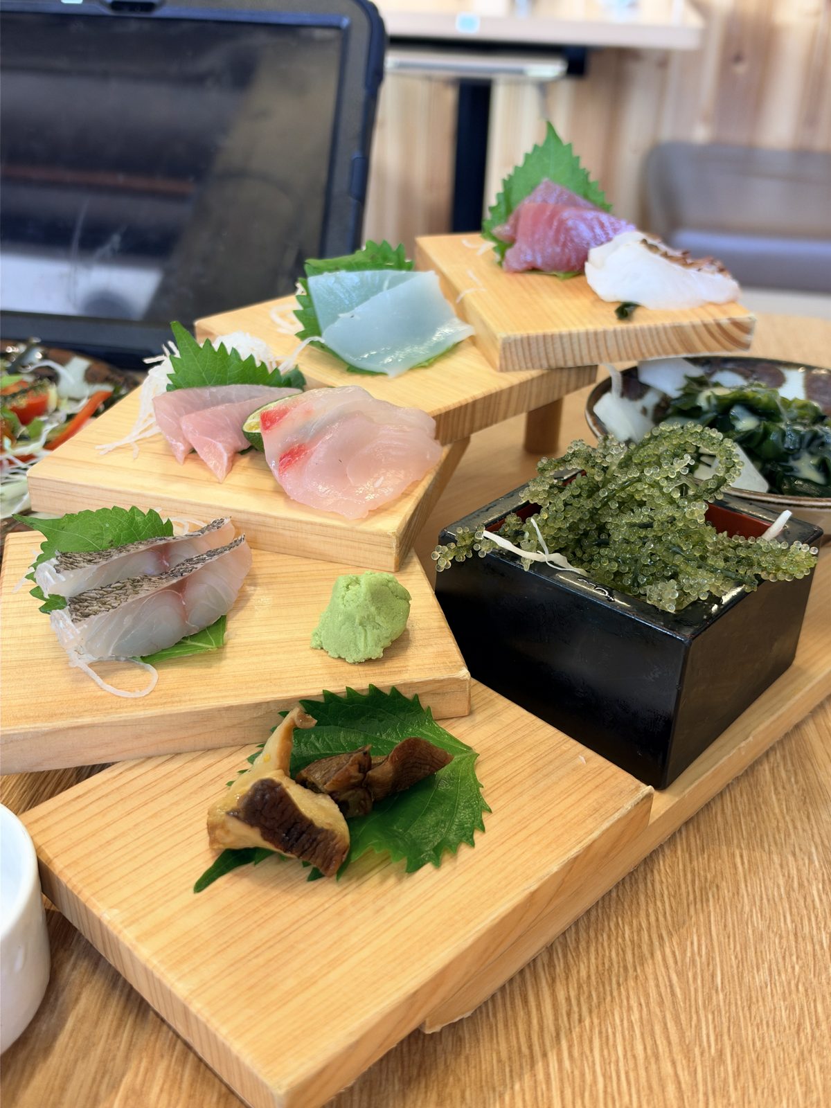 刺身の盛り合わせ