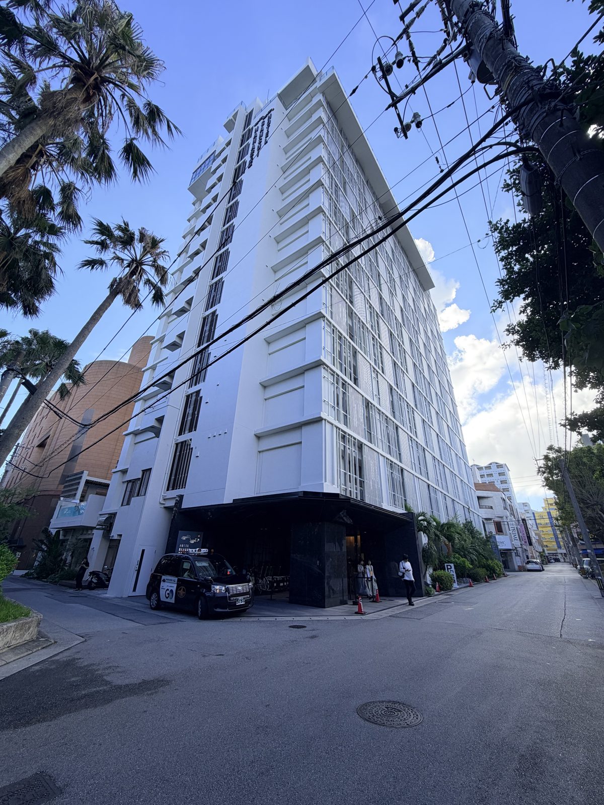 HOTEL SANSUI NAHAの外観