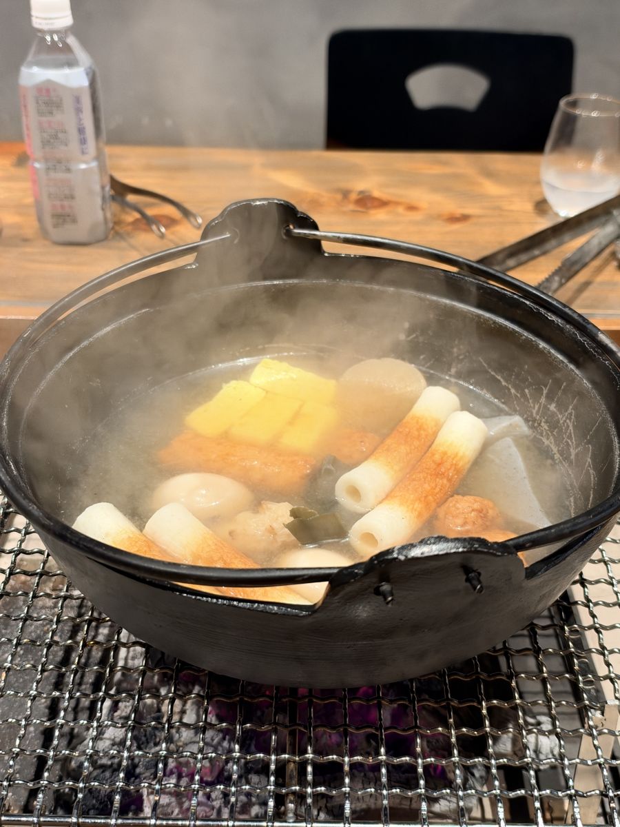 囲炉裏で温める鍋